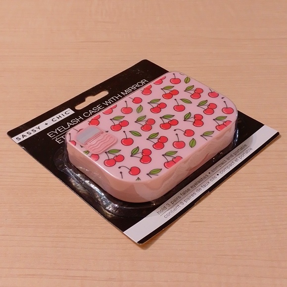 $5 False Eyelash Case with Mirror Travel Organization - Picture 4 of 7